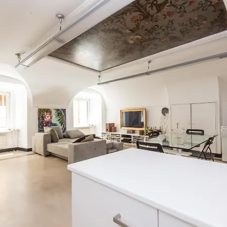 Amazing Loft In Apartment Rome